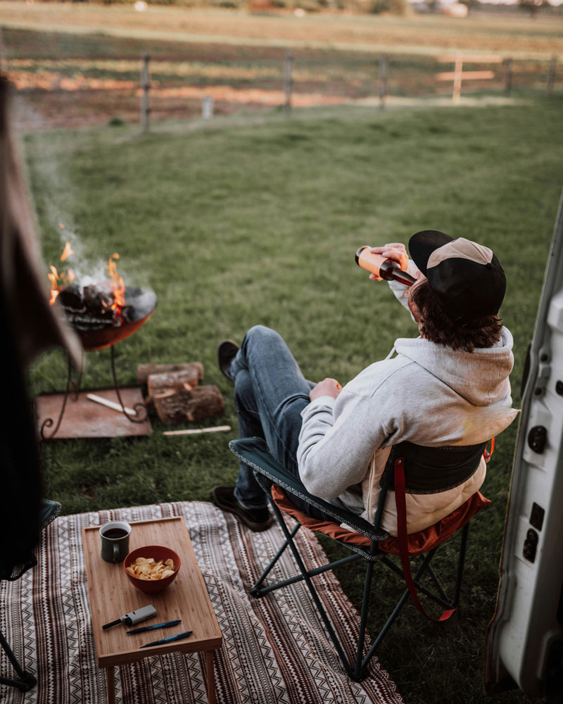 Zelten in der Natur auf der gepflegten Zeltwiese am Campingplatz nahe Lüneburg